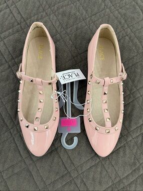 The Children's Place NWT Pink Patent T-Strap Flats with Gold Studs size 6